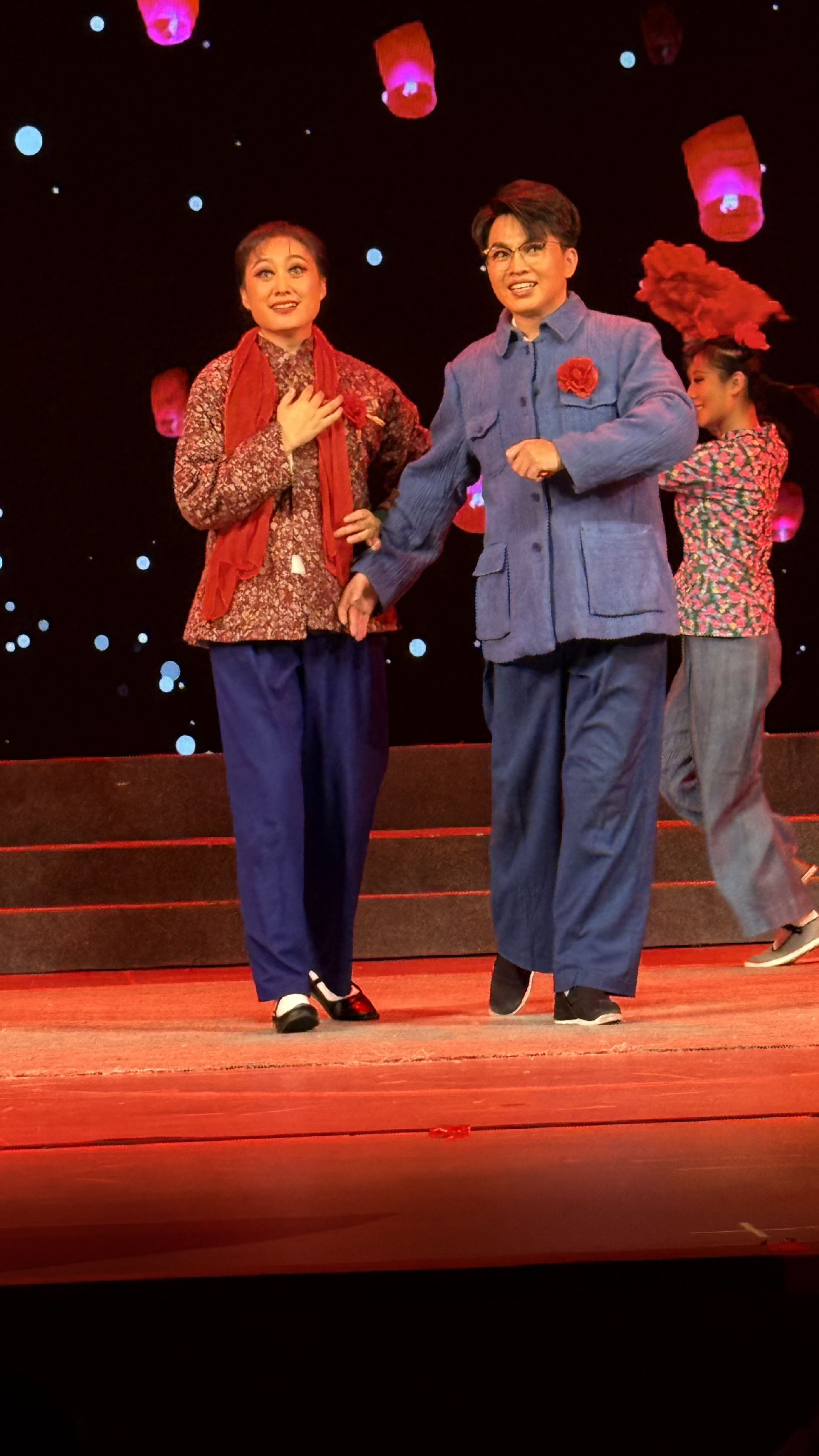 国际戏曲研究演艺协会河南协会 协同有关单位组织参观学习红旗渠上 的一座丰碑吴祖泰先进事迹活动(图3)